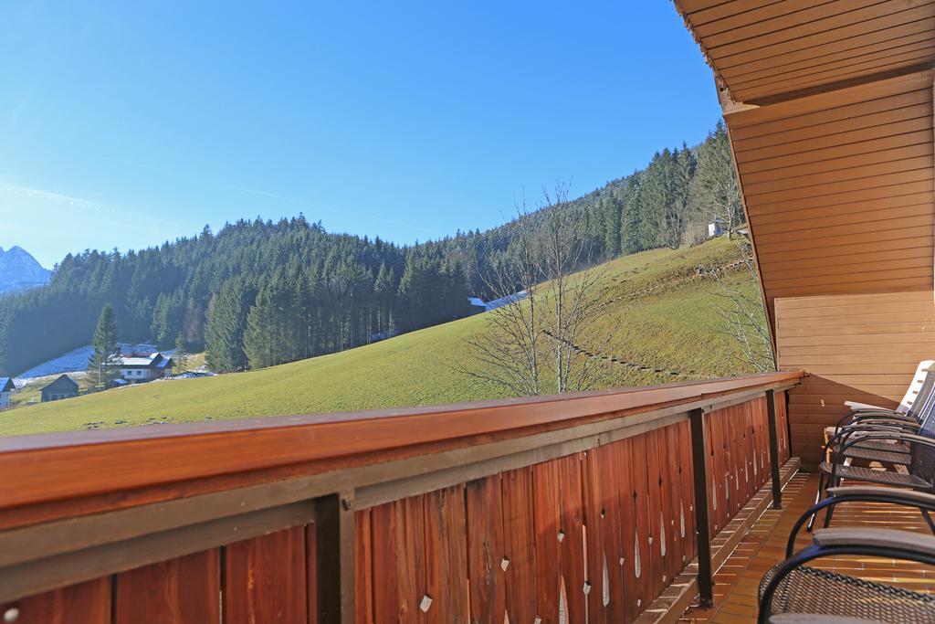 Haus Der Begegnung Hotel Gosau Exterior photo