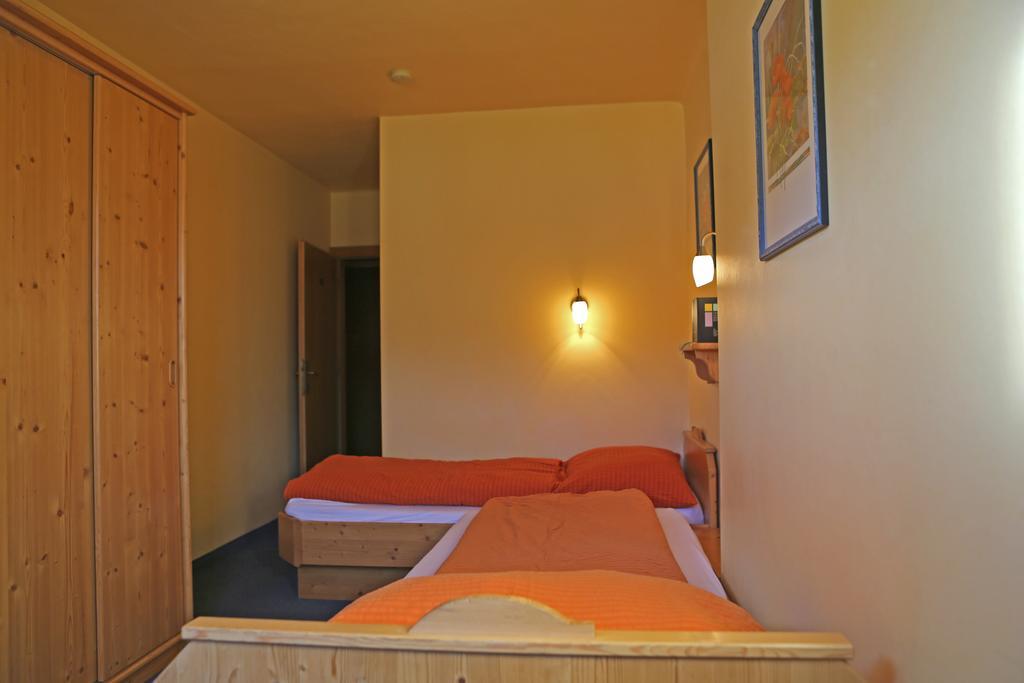 Haus Der Begegnung Hotel Gosau Exterior photo